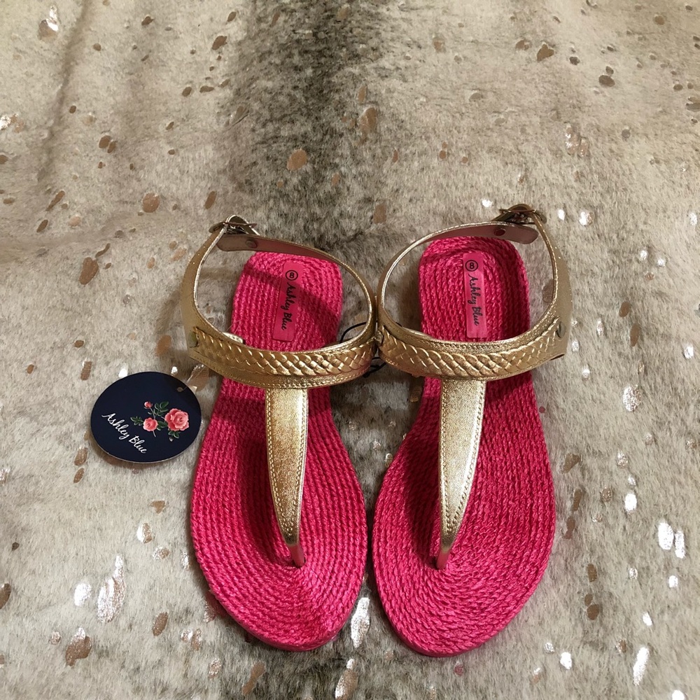 NWT Gold and Pink Thong Sandals Size 8